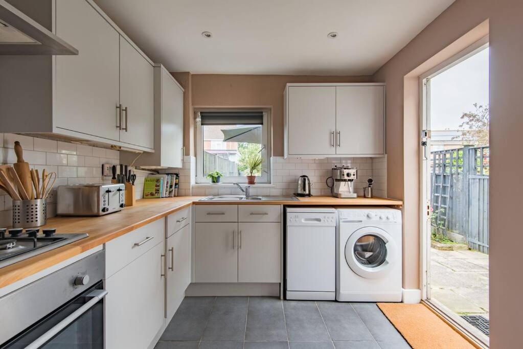 Heritage Cottage - Charming And Stylish Home With Lovely Garden Walmer Bagian luar foto